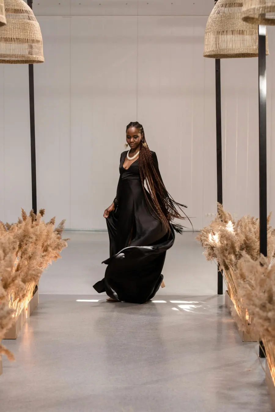 Milano Fashion Week, l’omaggio di Mazzali: “Dietro ogni abito ci sono mani e vite che raccontano l’Italia”