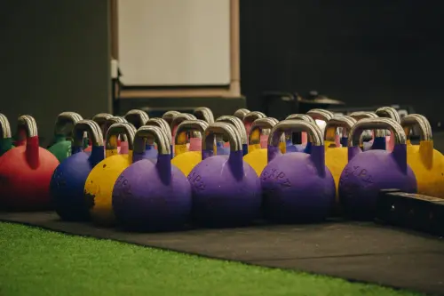 Kettlebell: come utilizzarlo e quali esercizi fare