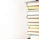 “100 Libri per la Pace”: alla Statale di Milano una mostra diffusa tra pensiero e scienza