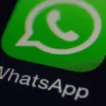 Stati WhatsApp corti: parole brevi che raccontano chi sei senza dire troppo