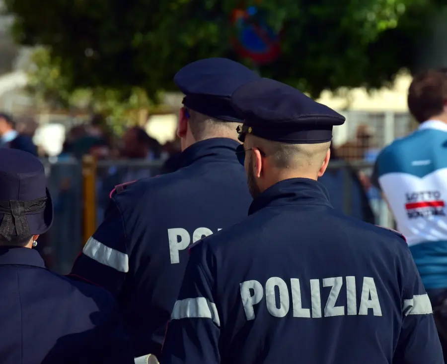Milano: Polizia di Stato, mostra fotografica “Supereroi – Proteggiamo i Bambini Insieme”