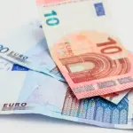 Commercio lombardo in trasformazione: negozi in calo, cresce l’extra-alberghiero