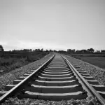 Treni Lombardia, nuovo orario estivo verso laghi e Valtellina