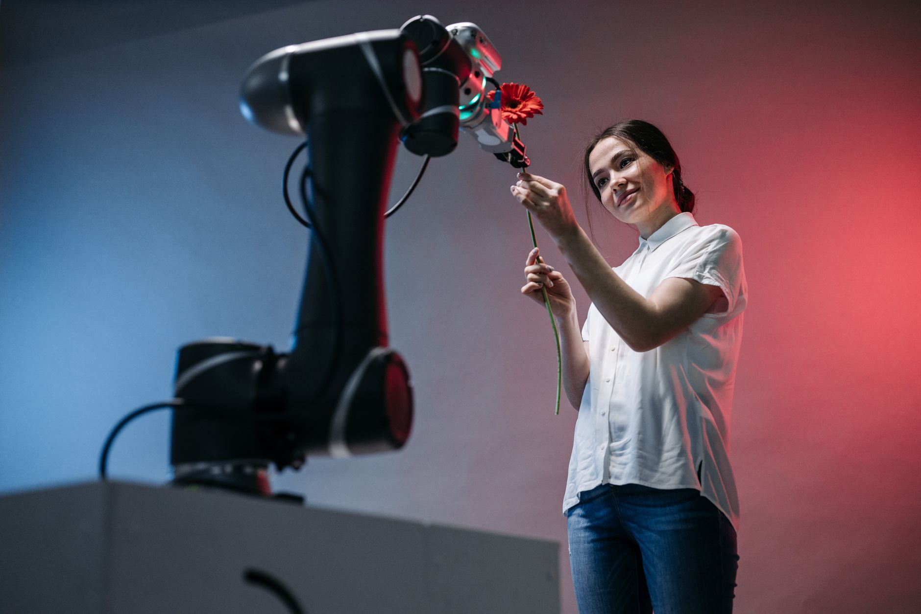 Lombardia, robot e IA nelle imprese innovative: 30 milioni dal bando Step
