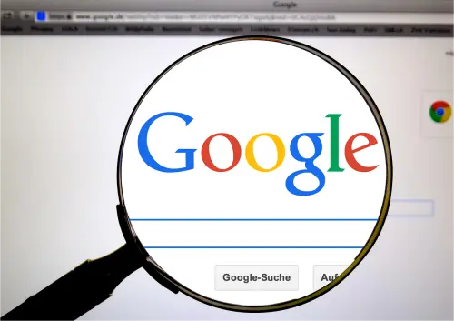 Come Google e le AI usano entità, autori, aziende e fonti per valutare affidabilità e pertinenza