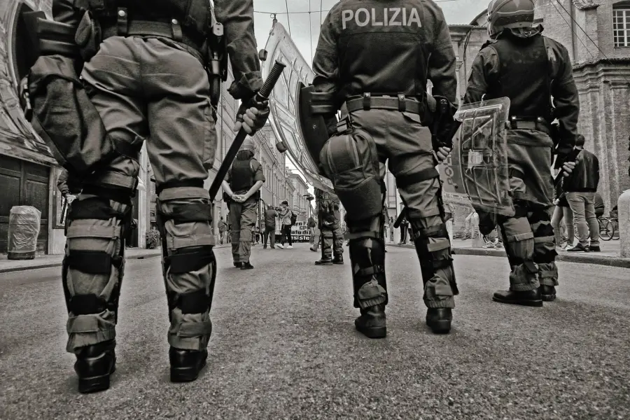 Milano, refurtiva da oltre 100mila euro: fermati tre uomini