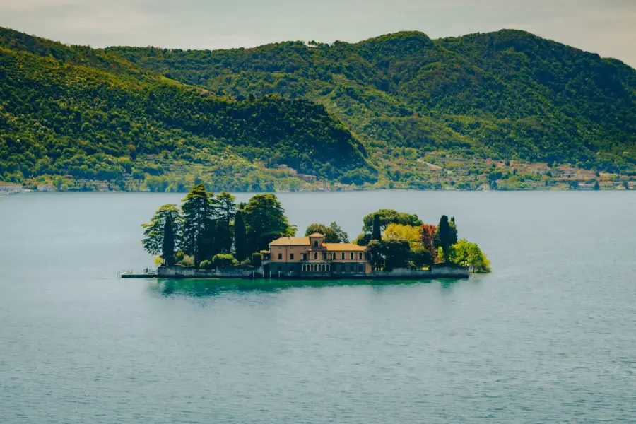 Laghi Lombardia: confronto tra Garda, Como, Iseo e Maggiore