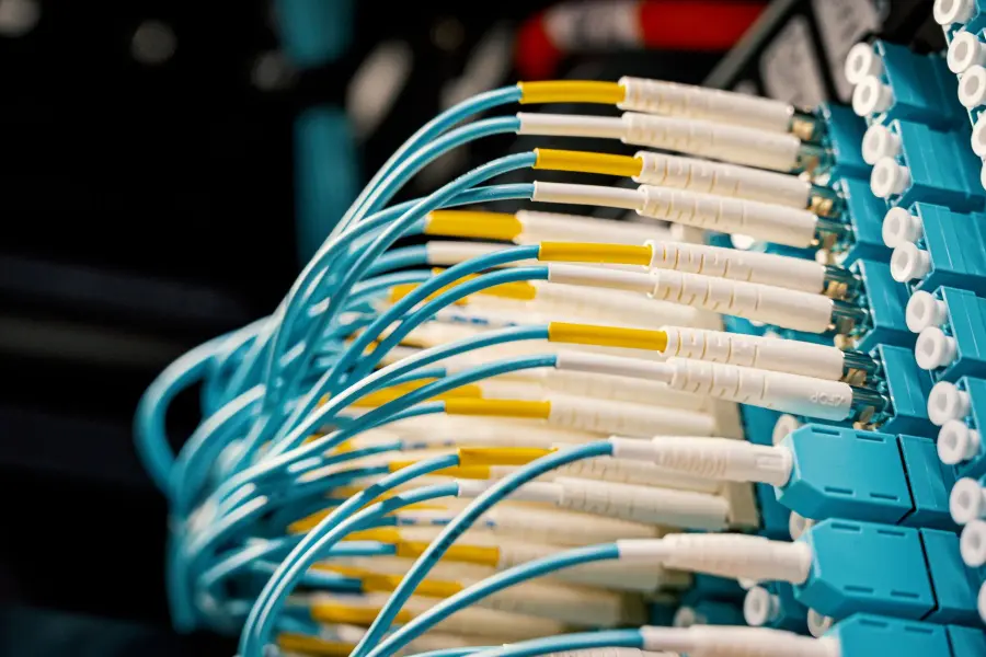 Fibra ottica a Como, rete in 145 Comuni e 144mila immobili serviti